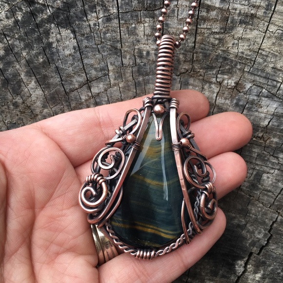Hawks eye copper wire wrapped pendant necklace - Picture 6 of 10